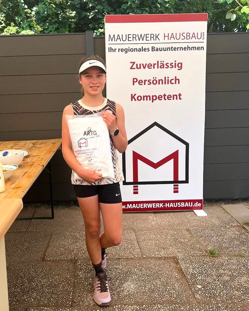 Tessi Echinger gewinnt die J4 U12 Mauerwerk Hausbau Open in Peine.