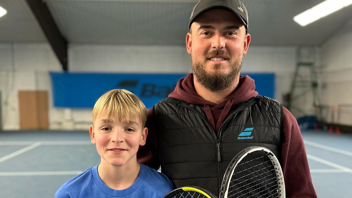 Let’s welcome Henry Twachtmann at the nensel academy.