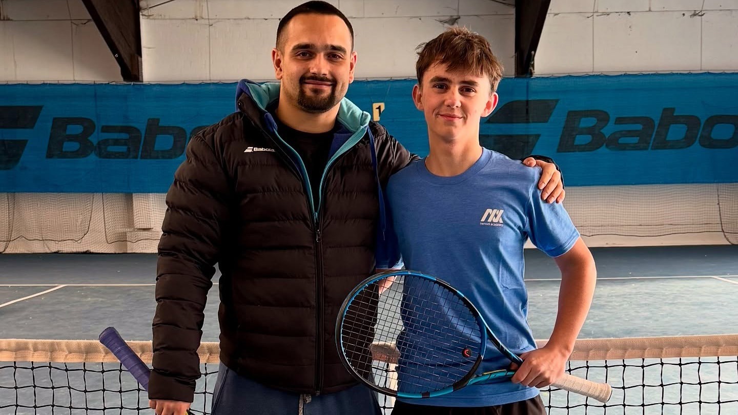 „Discipline is the key to success.“ – With this motto, Alex Kozlowksi joins our academy as a new player.