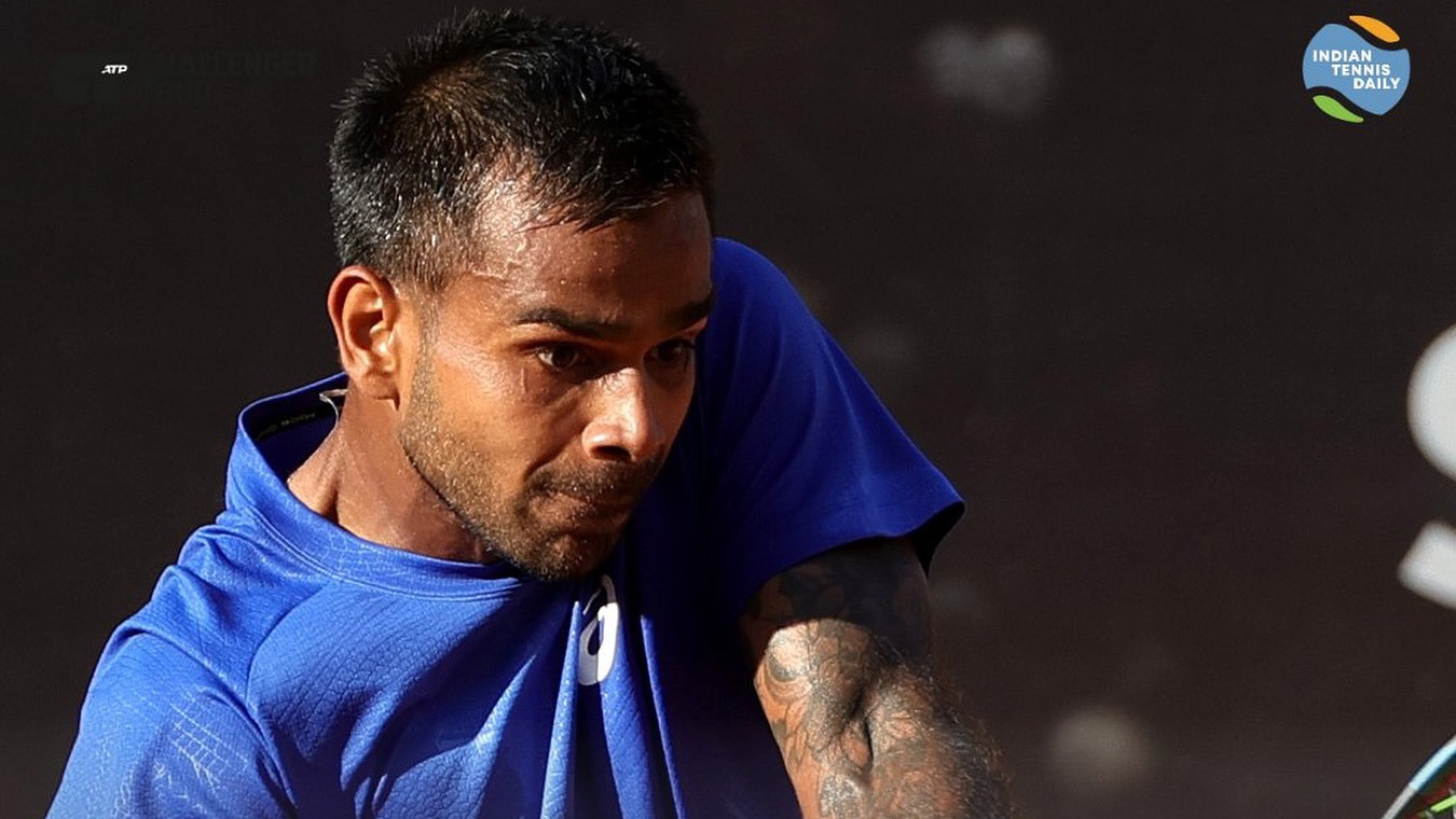 Sumit Nagal during a tennis match at the ATP 125 Valencia Challenger 2025