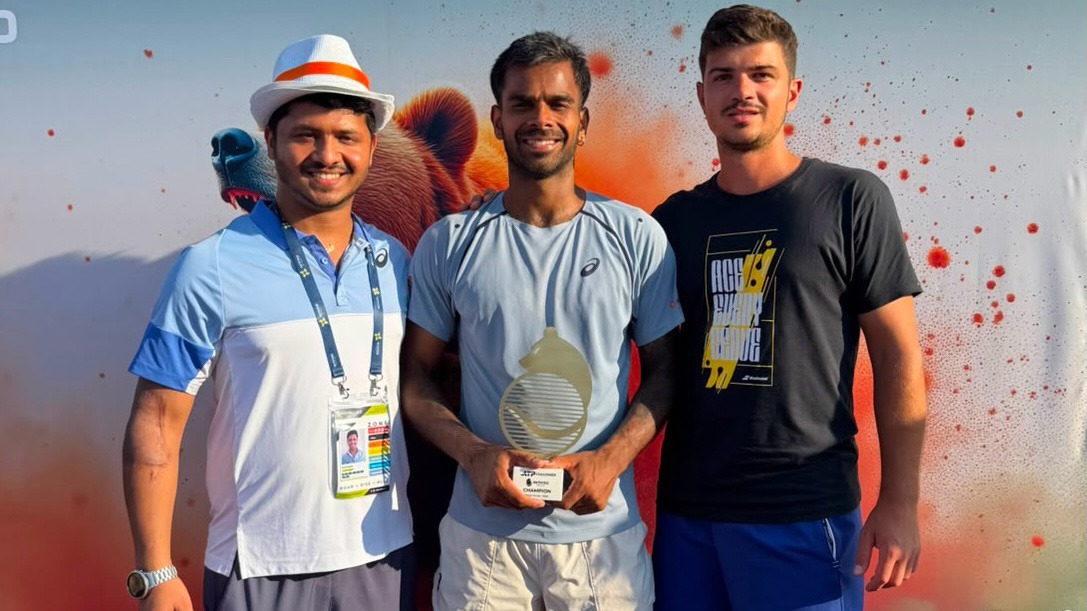 Tennisspieler Sumit Nagal aus Indien beim ATP 75 Challenger in Târgu Mureș, Rumänien.