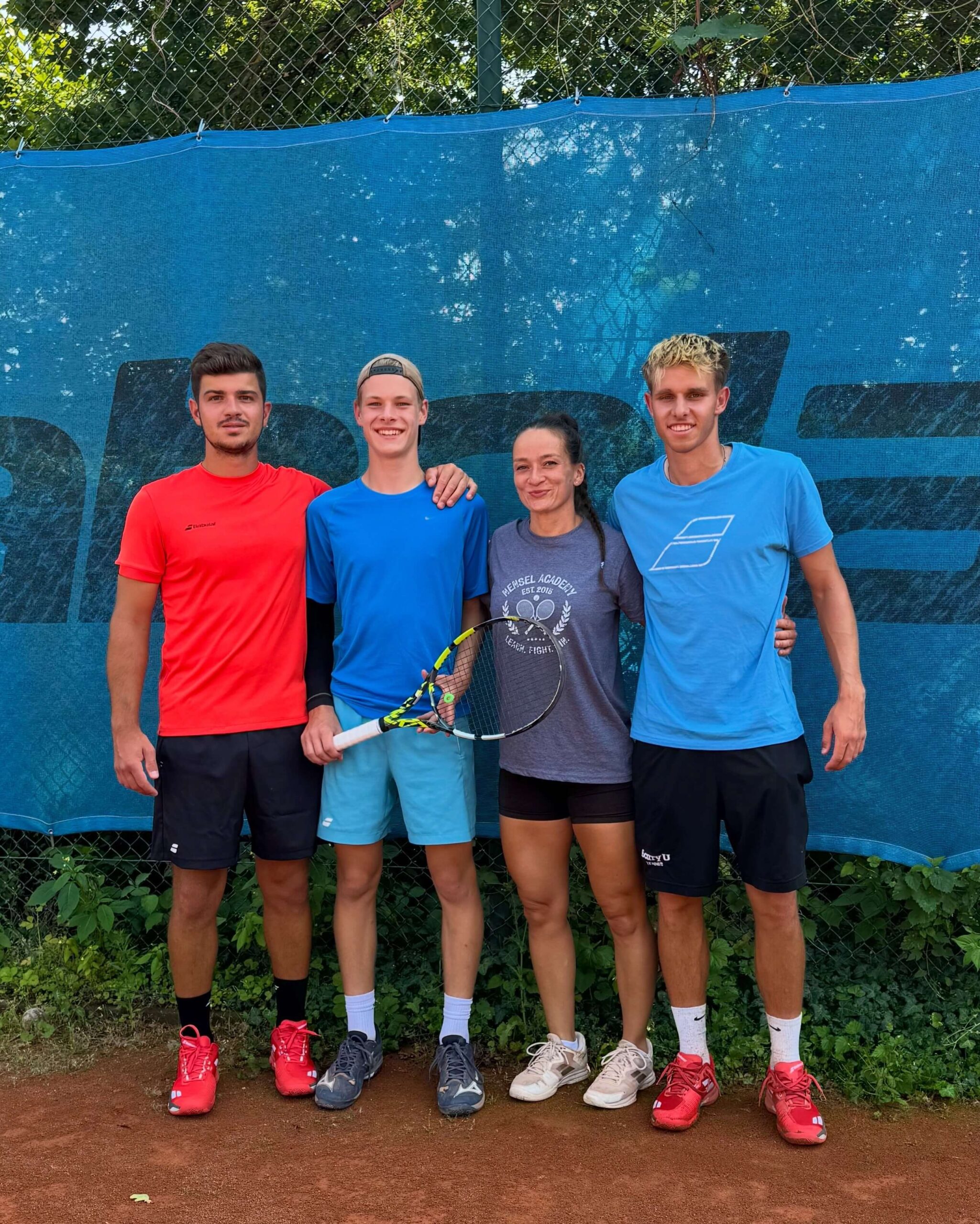 Tennistalent Bennet Sprysch bei der nensel academy